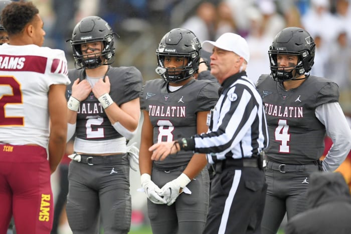 Tualatin.Central-Catholic.6A-football-final.Leon-Neuschwander.5
